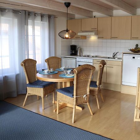 Gaestehaus Maeder Am Hafen Uhldingen-Mühlhofen Oda fotoğraf