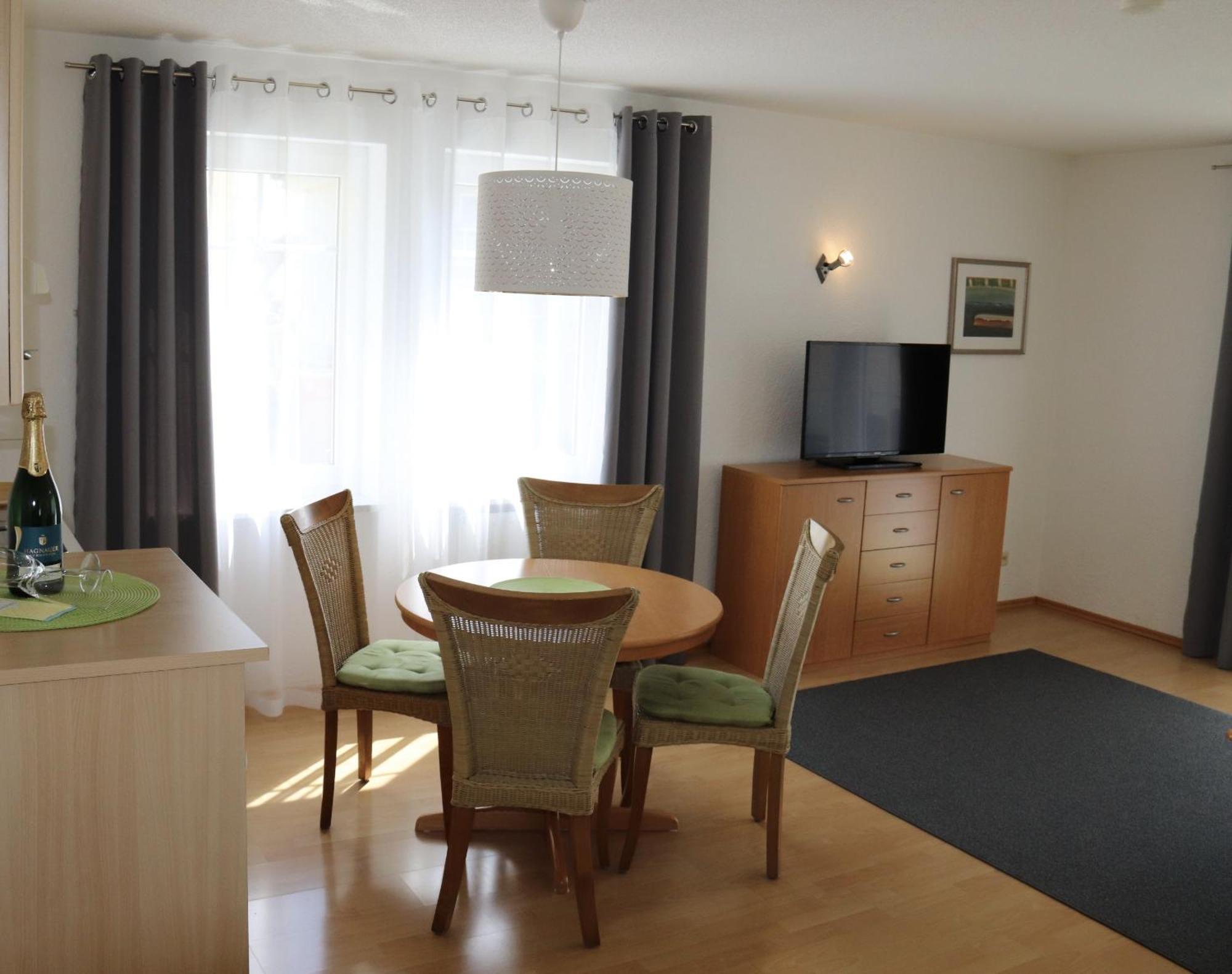 Gaestehaus Maeder Am Hafen Uhldingen-Mühlhofen Oda fotoğraf